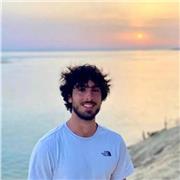 Prof à domicile donne des cours de soutient scolaire niveau collège.